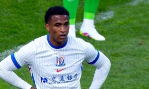 原创 
            朱辰杰合同剩3个月，别被挖角，申花若不夺冠，斯帅+外援长约埋隐患