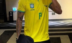 泰山两外援现场观战韩国0-5巴西 克雷桑身披9号球衣(图)