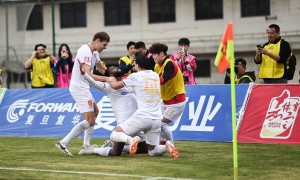 雄起！1264天后铜梁龙冲超成功 重庆足球重返顶级联赛