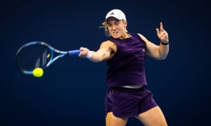 原创 
            中网黑马继续狂飙！三盘挑落4号种子，首胜TOP10+首进1000赛八强