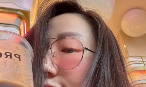 男女不分！陶晶莹带女儿参加婚礼，被误认成儿子，神似网红郭有才