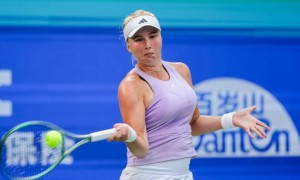 原创 
            决胜盘收退赛大礼！鲍里妮逆转过关，连续两年闯入武网八强