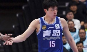 杨瀚森在山东打青年联赛 徐长锁发掘他并引进到青岛