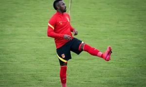 原创 
            三进宫？32岁归化国脚巴甲无人问津，自愿降薪回中超，恐难找下家