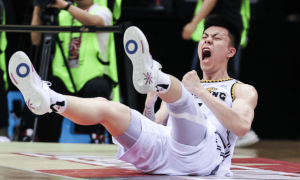 原创 
            CBA第一黑马被广厦掀翻！辽宁或成最大赢家：送走张镇麟赚大发了？