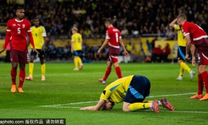 带不动！阿森纳利物浦两大神锋联手造良机 热刺小将失空门