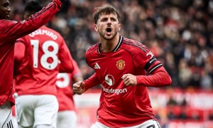 原创 
            曼联“护林行动”成功，战升班马25场不败，下轮挑战利物浦有望连胜