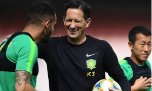 原创 
            国足选帅又遭重创，前中超名帅坦言对国足没兴趣，错失一个最佳人选