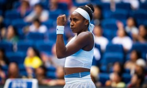 原创 
            中网10连胜！高芙两盘横扫过关，生涯第11次跻身1000赛四强