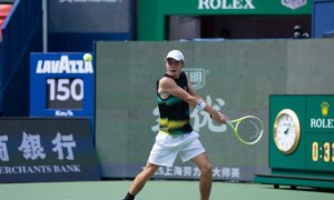 原创 
            因伤退赛！吴易昺首盘5-7后无法坚持 上海大师赛一轮游